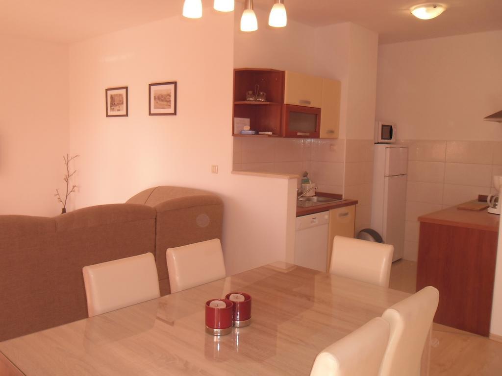 Apartments Robi Trogir Quarto foto