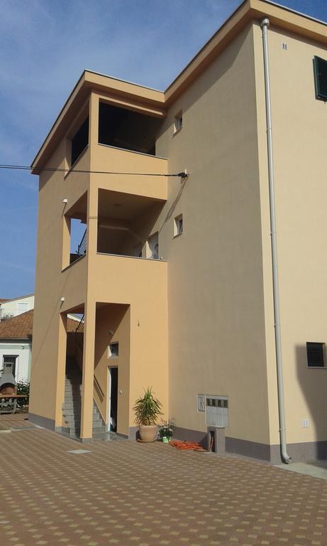 Apartments Robi Trogir Exterior foto