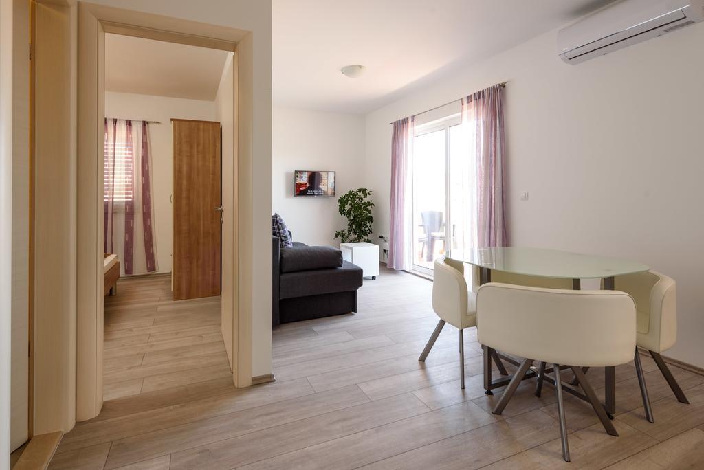 Apartments Robi Trogir Exterior foto