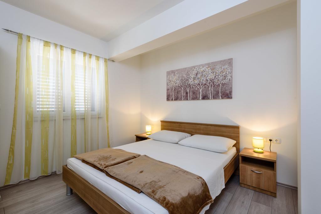 Apartments Robi Trogir Exterior foto