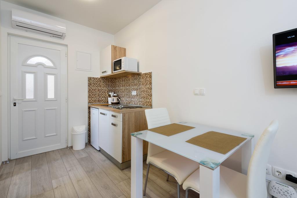 Apartments Robi Trogir Exterior foto