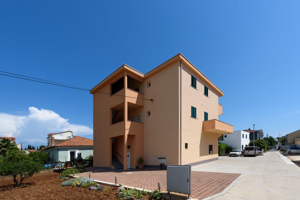 Apartments Robi Trogir Exterior foto