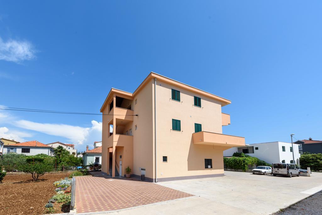 Apartments Robi Trogir Exterior foto